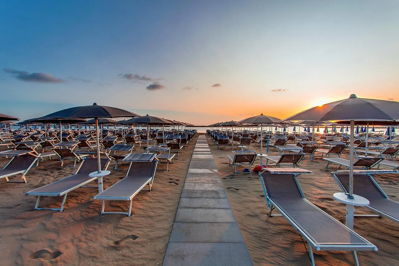 Hotel Valverde & Residenza Cesenatico 4*,  Italy